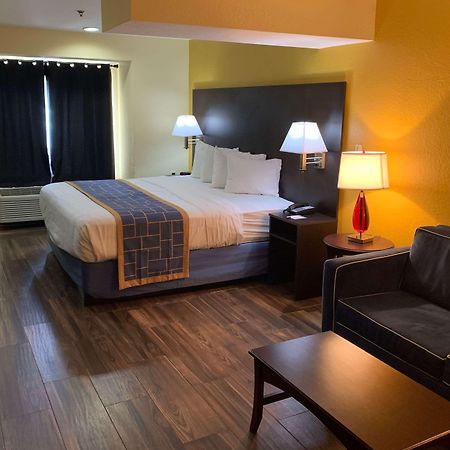 Days Inn & Suites By Wyndham Tampa/Raymond James Stadium Luaran gambar