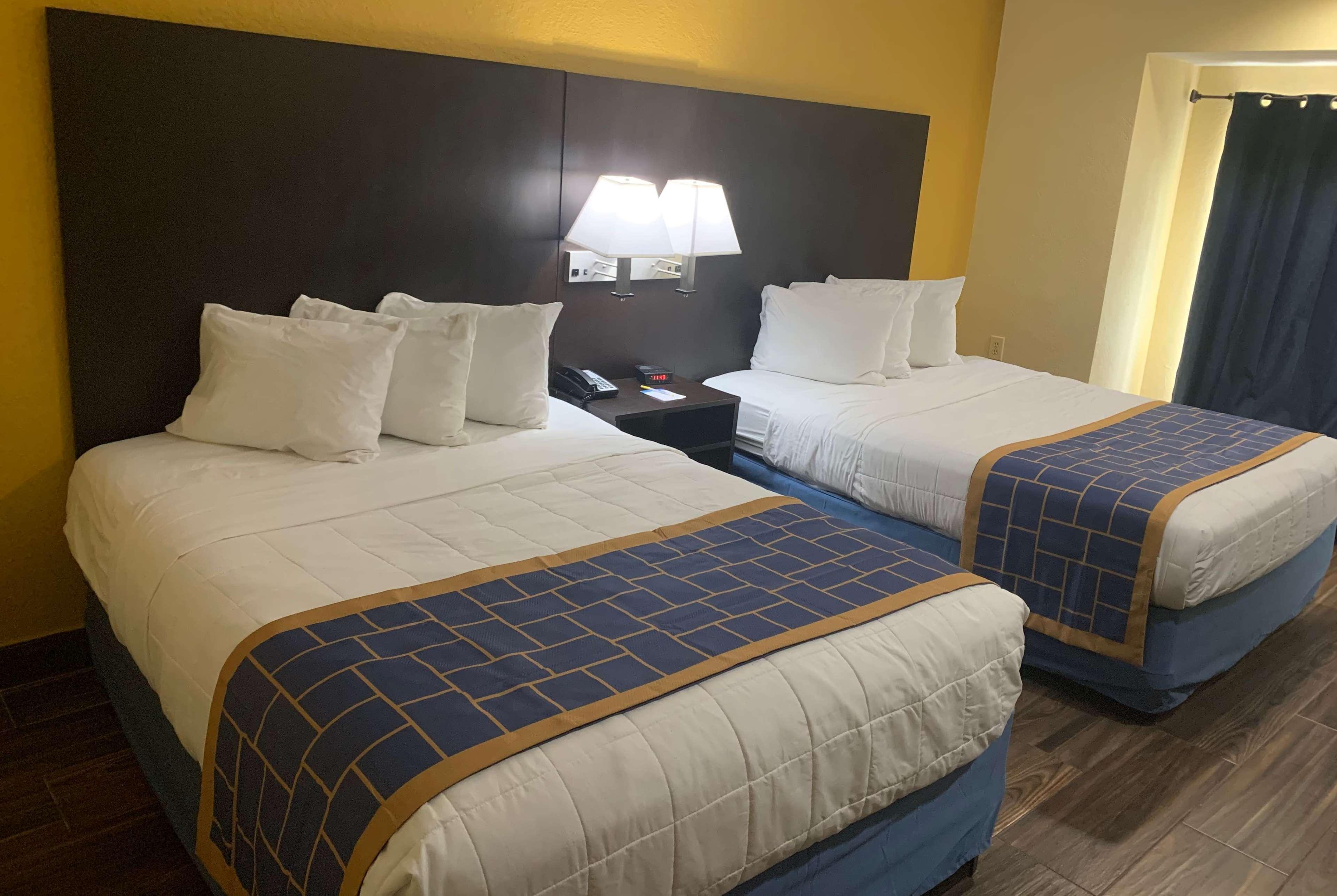 Days Inn & Suites By Wyndham Tampa/Raymond James Stadium Luaran gambar