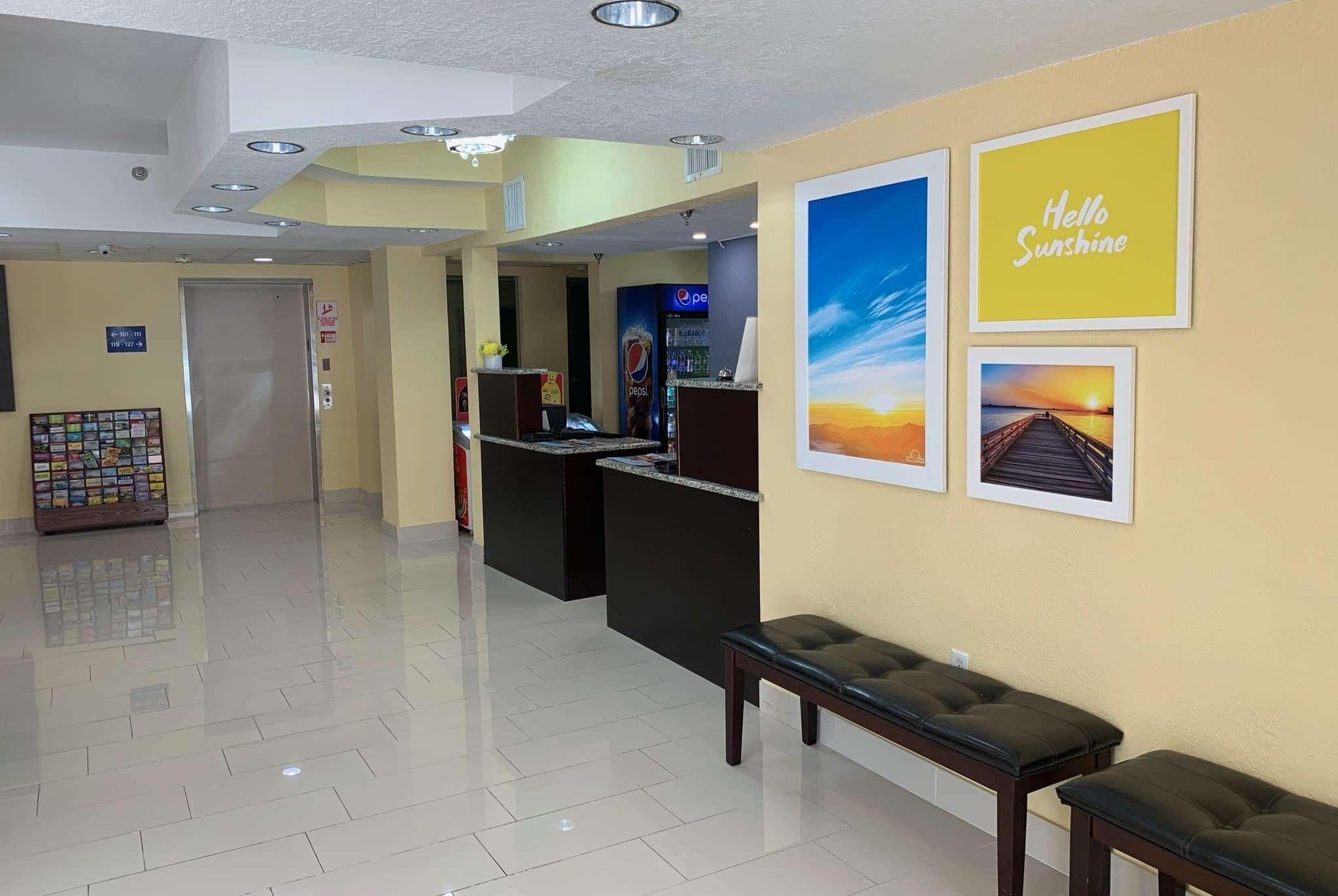 Days Inn & Suites By Wyndham Tampa/Raymond James Stadium Luaran gambar