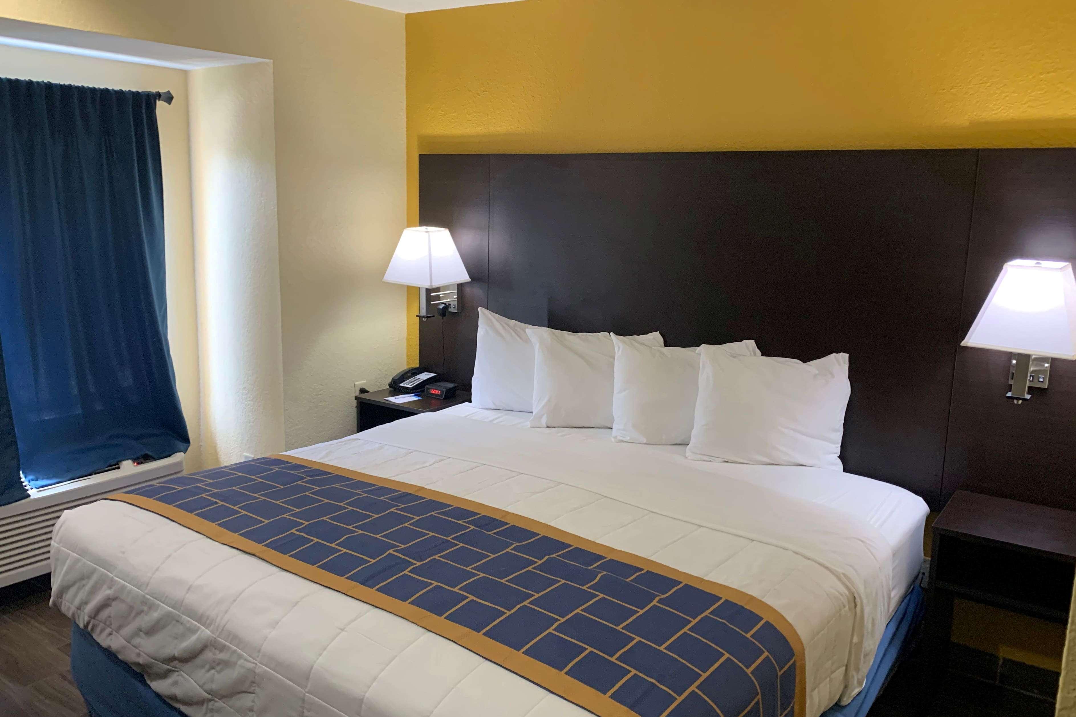 Days Inn & Suites By Wyndham Tampa/Raymond James Stadium Luaran gambar