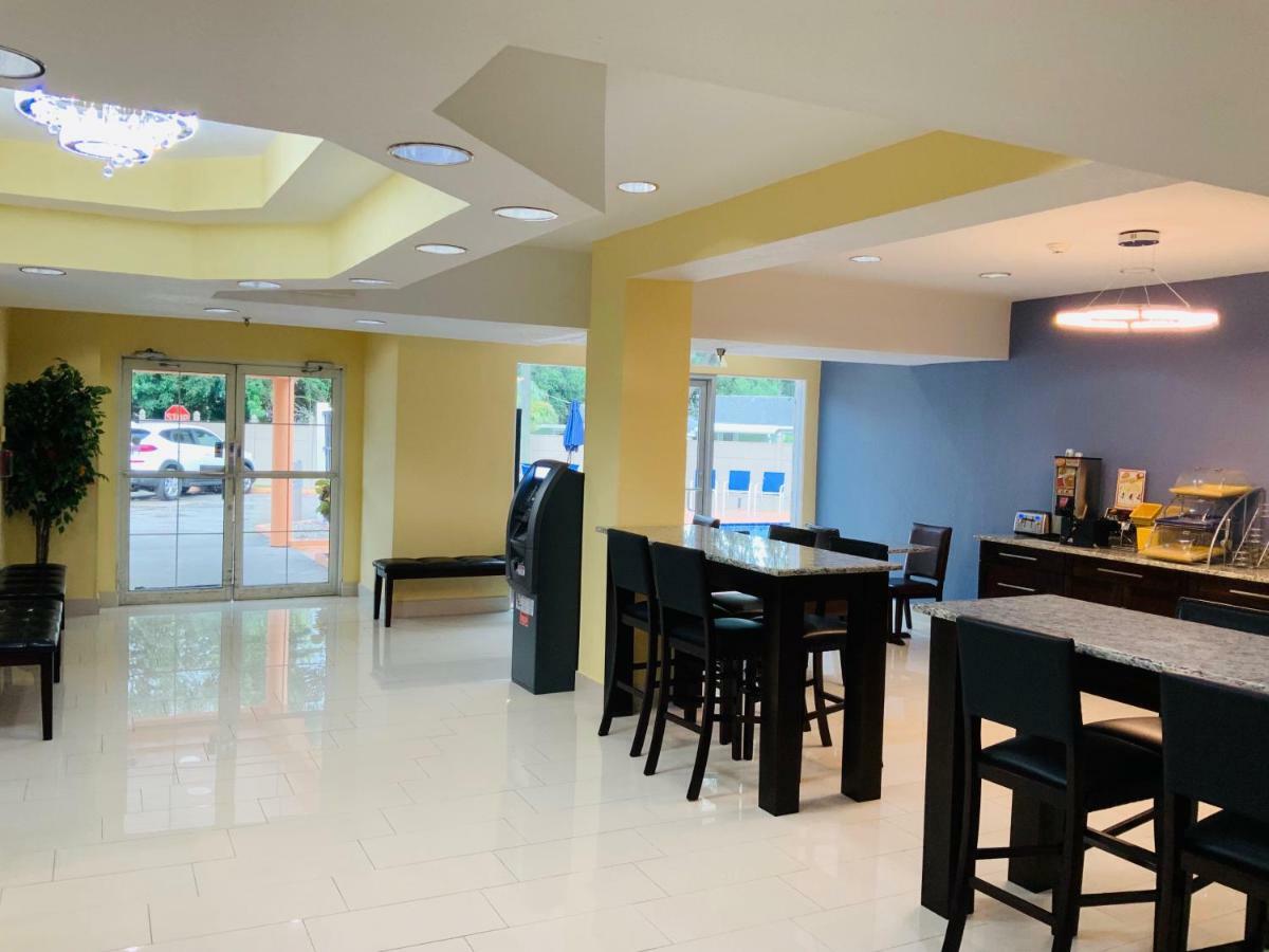 Days Inn & Suites By Wyndham Tampa/Raymond James Stadium Luaran gambar