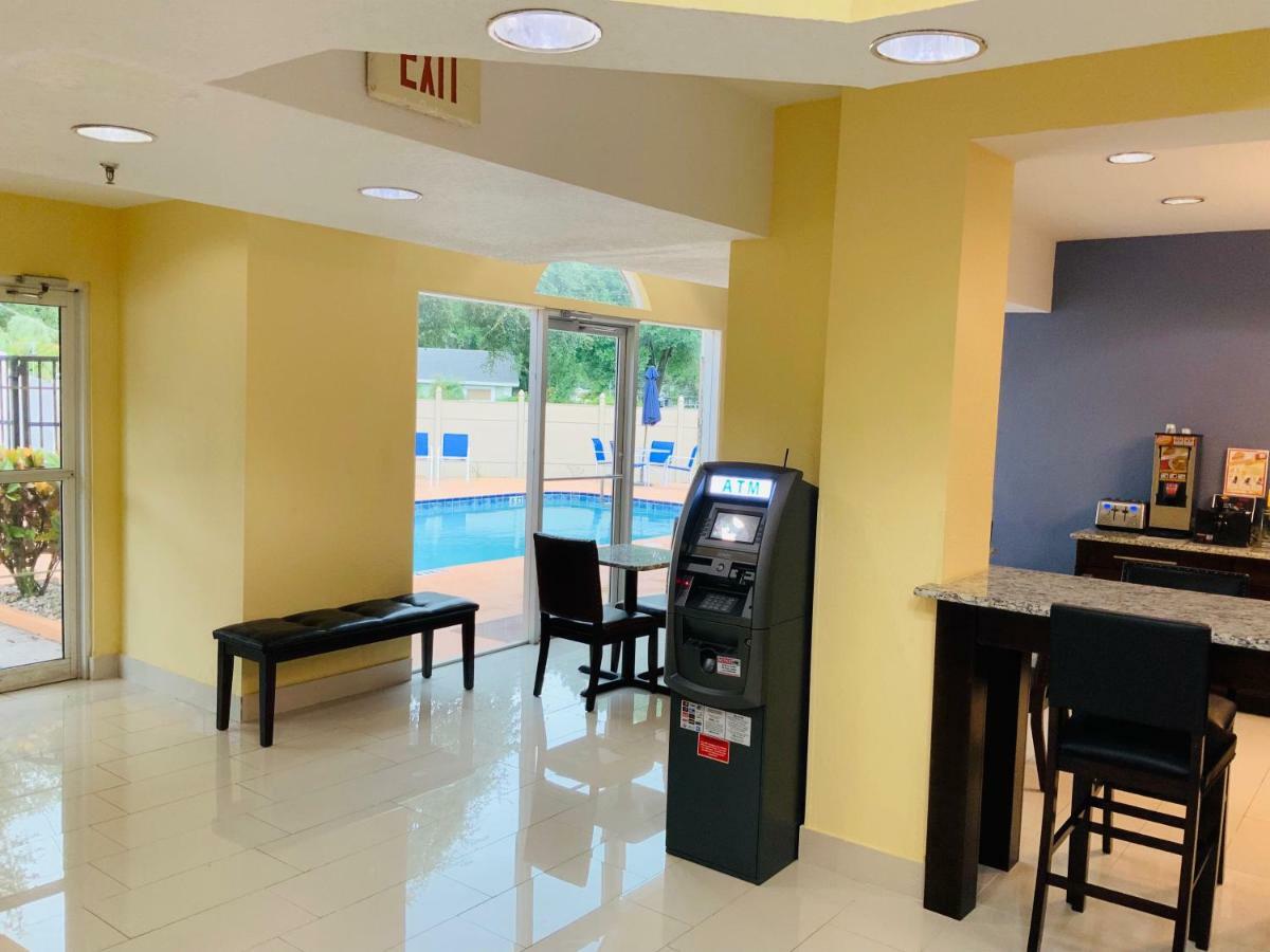 Days Inn & Suites By Wyndham Tampa/Raymond James Stadium Luaran gambar
