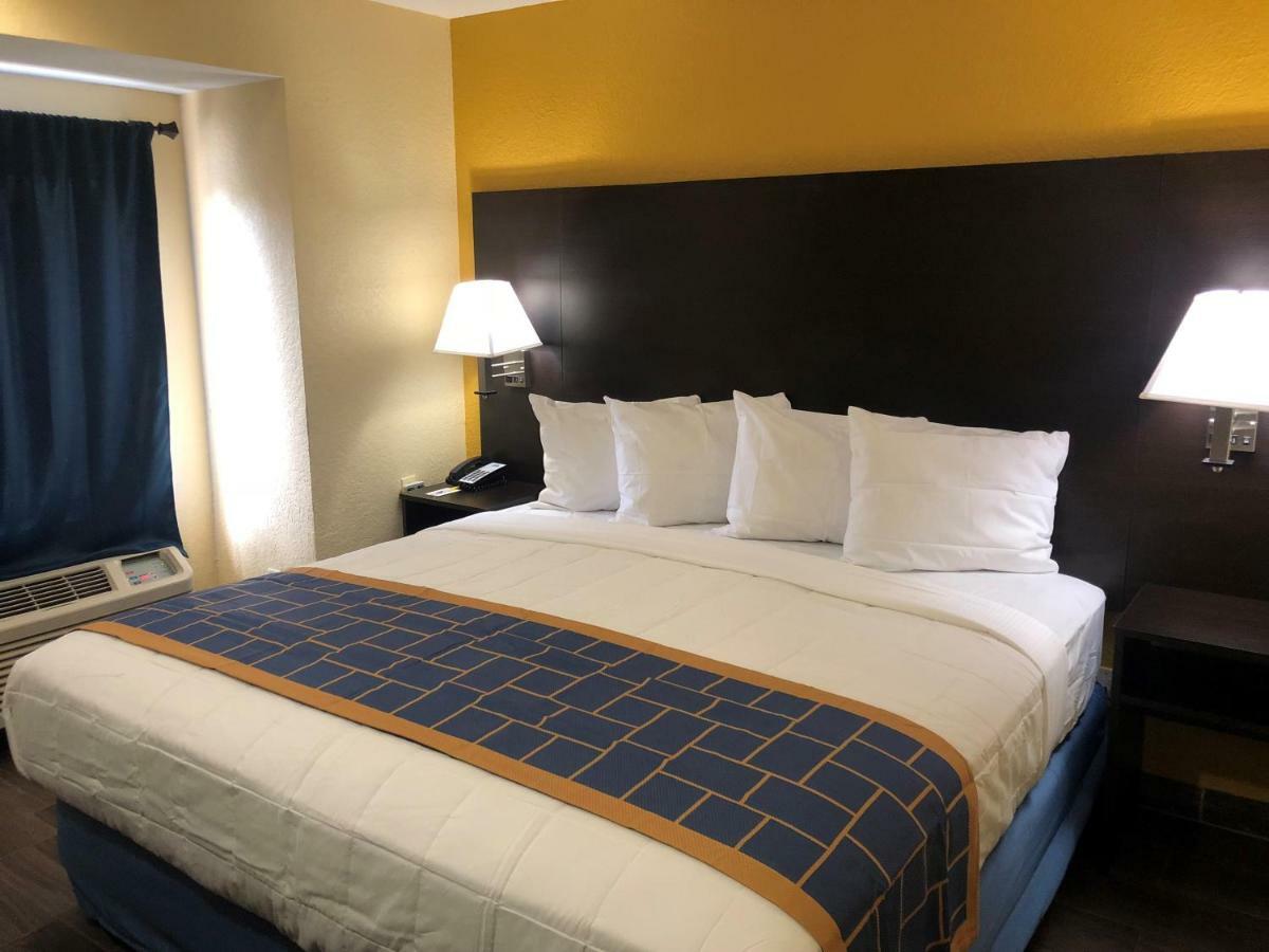 Days Inn & Suites By Wyndham Tampa/Raymond James Stadium Luaran gambar