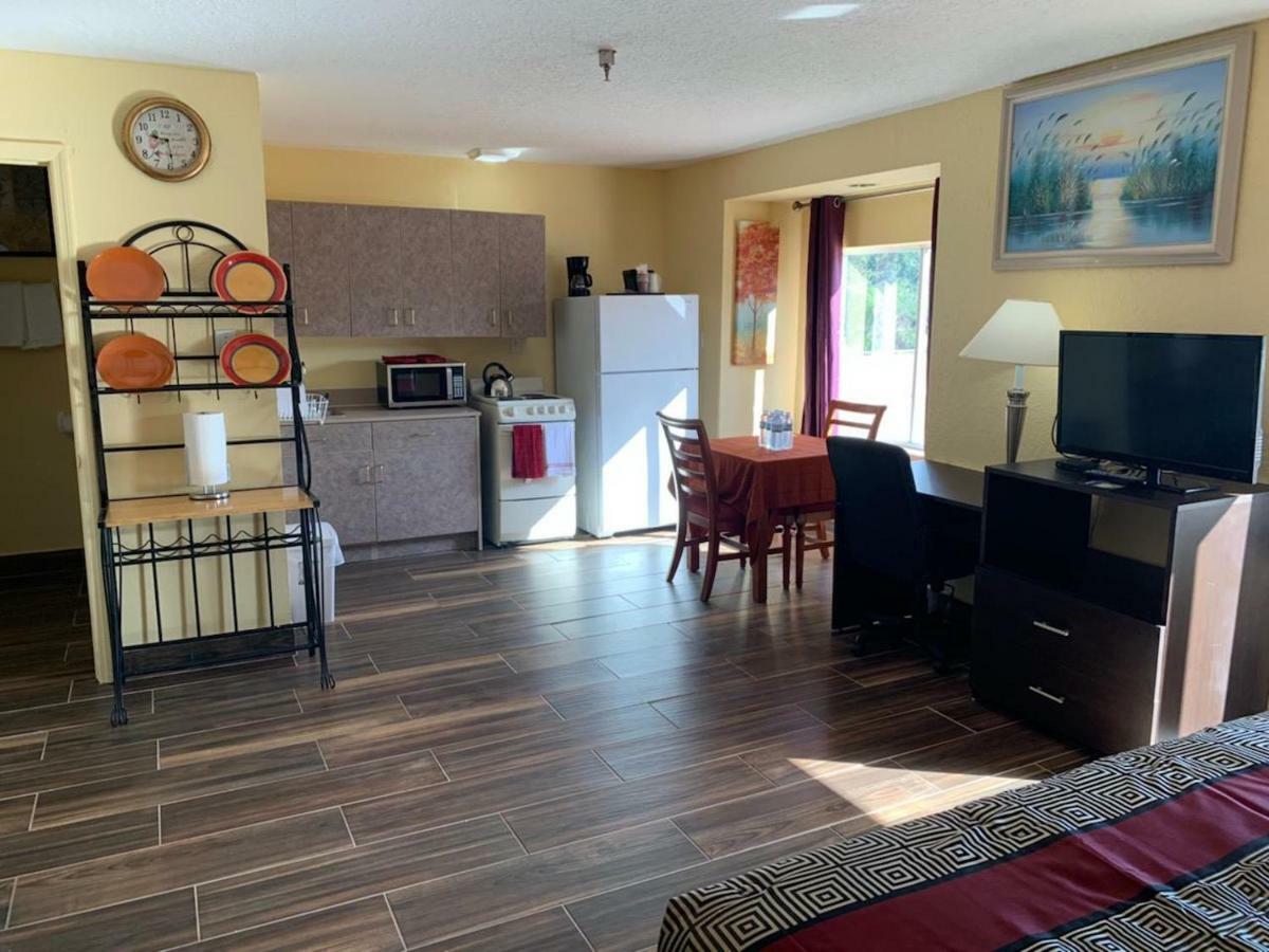 Days Inn & Suites By Wyndham Tampa/Raymond James Stadium Luaran gambar